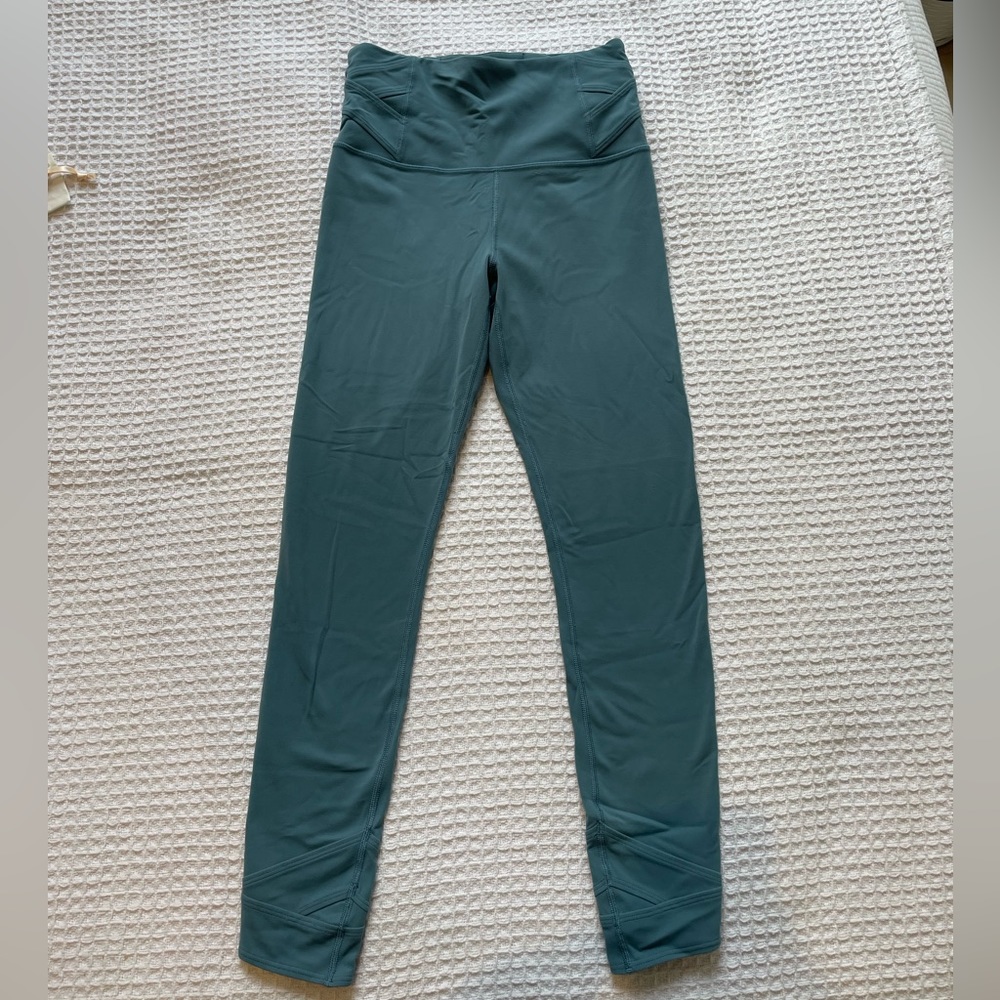 Athleta Elation Pirouette 7/8 Tight - LIKE NEW